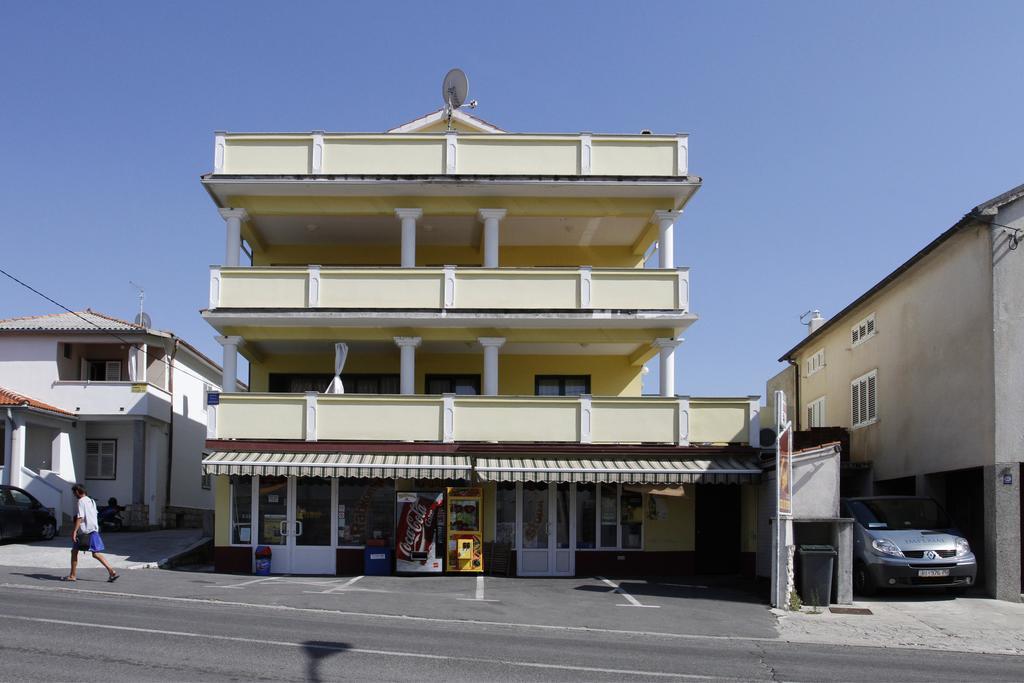 Apartments Ribaric Rab Town Buitenkant foto